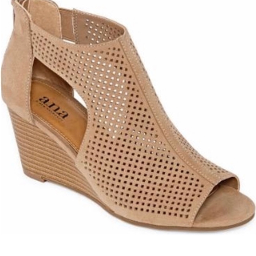 A.N.A “Silvi” Wedge